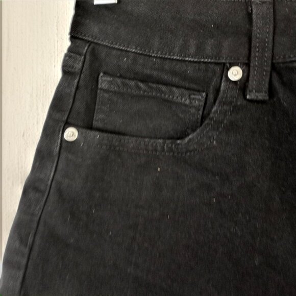 NWT No Boundaries High Rise Cuff Hem Denim Shorts Womens 8 Black Wash Stretch - Picture 2 of 6
